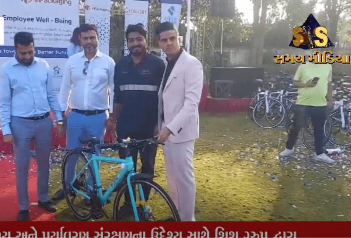 With the objective of health and environment protection, bicycles were distributed to the employees by Shish Group